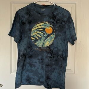 Old navy T-shirt